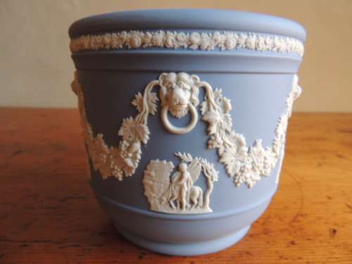 WEDGEWOOD JASPERWARE  JARDINIERE - MAGNIFICENT!