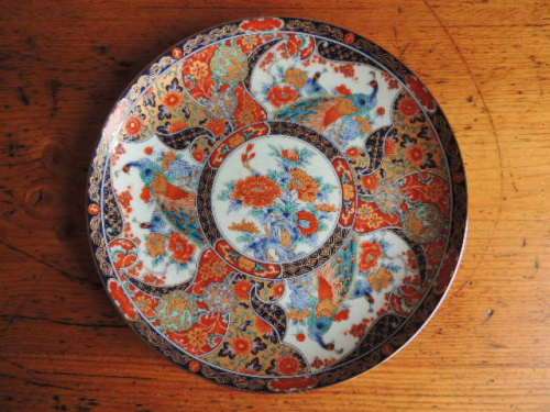 JAPANESE IMARI PLATE - EXQUISITELY DECORATED