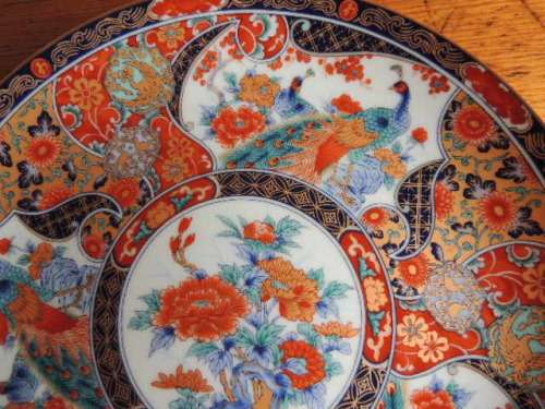 JAPANESE IMARI PLATE - EXQUISITELY DECORATED