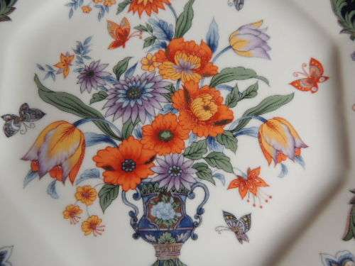 JAPANESE IMARI OCTAGONAL DISPLAY PLATE - EXQUISITE (PLATE 1 OF 2)