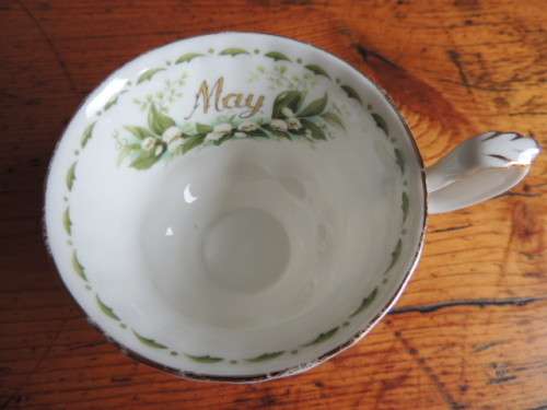 ROYAL ALBERT DUO - FLOWERS OF THE MONTH SERIES, MAY "SWEET LILY OF THE VALLEY"