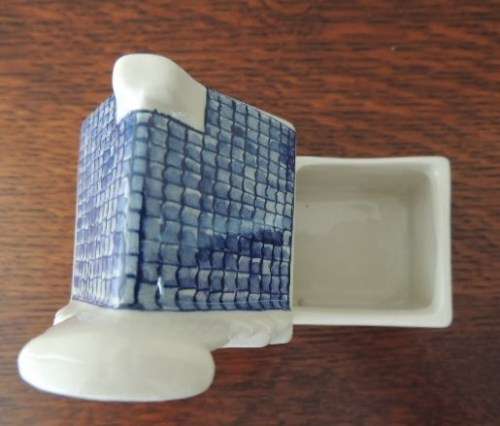 DELFTS REGINA HAND PAINTED HOUSE -"SLAGERY"