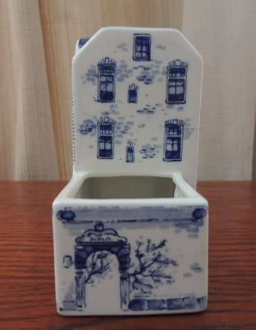 DELFTS REGINA HAND PAINTED HOUSE -"HOTEL"