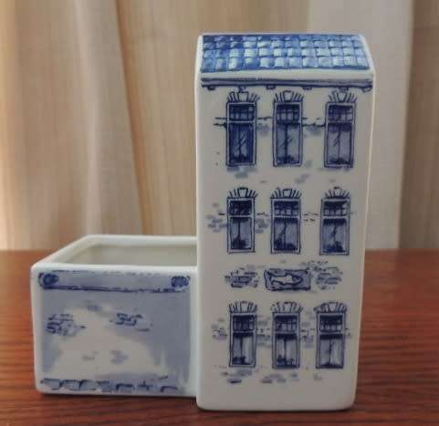 DELFTS REGINA HAND PAINTED HOUSE -"HOTEL"
