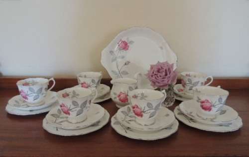 ROYAL ALBERT TEA SET - "TRENT ROSE" - 20 Pieces