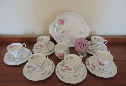 ROYAL ALBERT TEA SET - "TRENT ROSE" - 20 Pieces