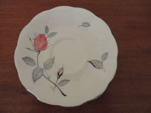 ROYAL ALBERT TEA SET - "TRENT ROSE" - 20 Pieces