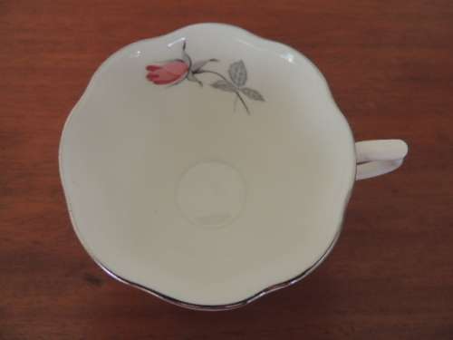 ROYAL ALBERT TEA SET - "TRENT ROSE" - 20 Pieces
