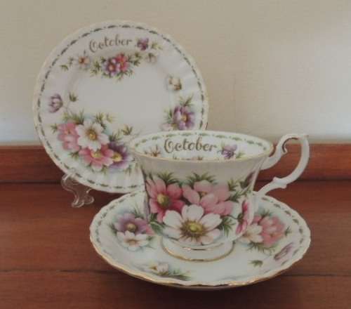 ROYAL ALBERT FLOWER OF THE MONTH SERIES TRIO - OCTOBER (COSMOS)