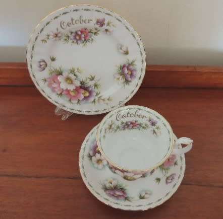 ROYAL ALBERT FLOWER OF THE MONTH SERIES TRIO - OCTOBER (COSMOS)