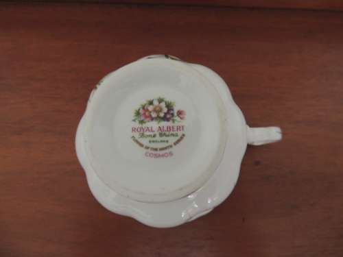 ROYAL ALBERT FLOWER OF THE MONTH SERIES TRIO - OCTOBER (COSMOS)