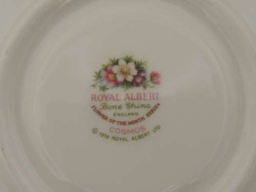 ROYAL ALBERT FLOWER OF THE MONTH SERIES TRIO - OCTOBER (COSMOS)