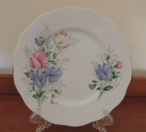 ROYAL ALBERT CAKE PLATE - "SWEET PEA"