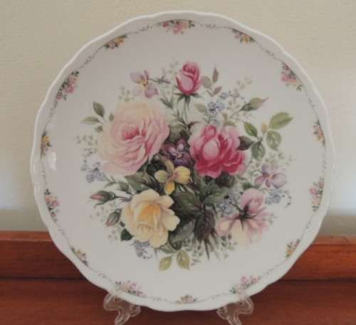 ROYAL ALBERT CABINET PLATE - "THE ROSE GARDEN COLLECTION - DAYLIGHT"