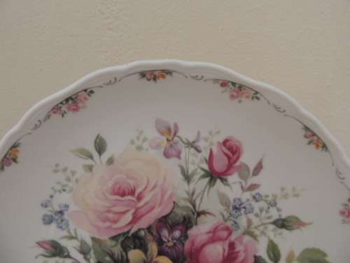 ROYAL ALBERT CABINET PLATE - "THE ROSE GARDEN COLLECTION - DAYLIGHT"