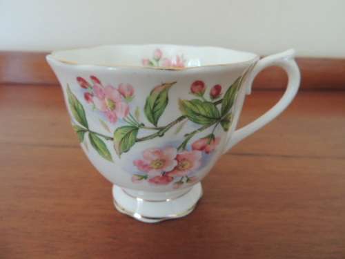 ROYAL ALBERT TRIO - "EVESHAM", Price reduced