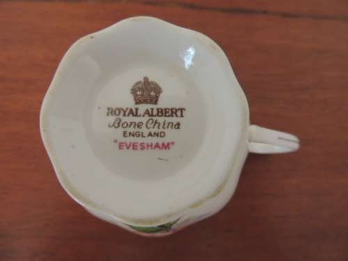 ROYAL ALBERT TRIO - "EVESHAM", Price reduced