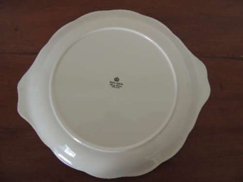 ROYAL ALBERT CAKE SERVER - UN NAMED