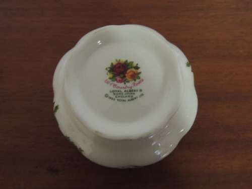 ROYAL ALBERT MILK JUG AND SUGAR BOWL FOR A COFFEE SET - "OLD COUNTRY ROSES"