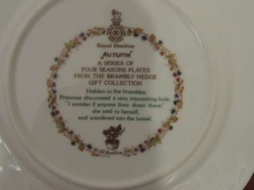ROYAL DOULTON BRAMBLY HEDGE 20.5 cm PLATE - "AUTUMN"