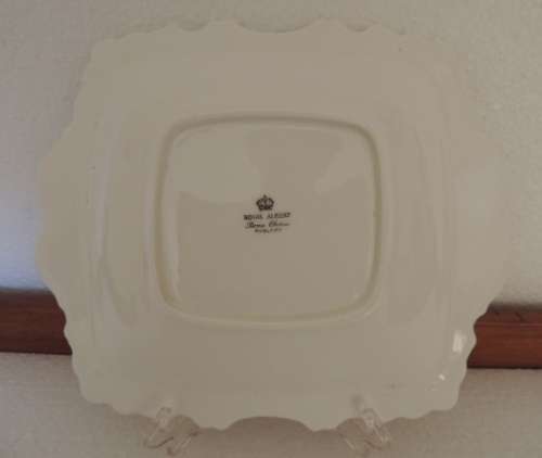 ROYAL ALBERT DISH