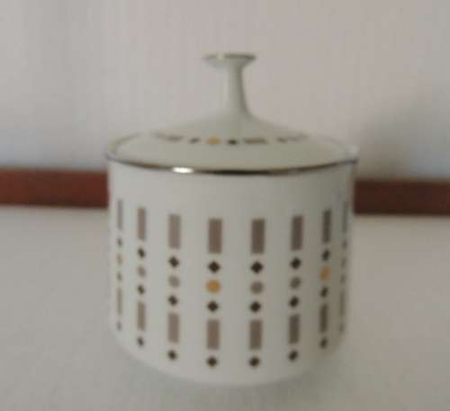 NORITAKE 28 PIECE TEA SET - RETRO "LANCELOT"