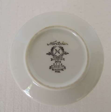 NORITAKE 28 PIECE TEA SET - RETRO "LANCELOT"