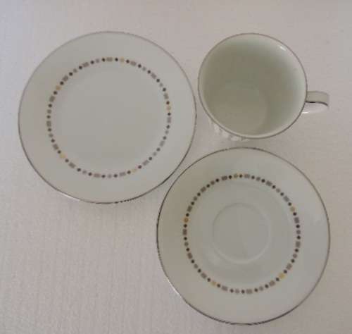NORITAKE 28 PIECE TEA SET - RETRO "LANCELOT"