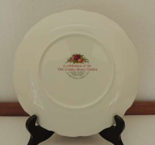ROYAL ALBERT CABINET PLATE - "A CELEBRATION OF THE OLD COUNTRY ROSES GARDEN"