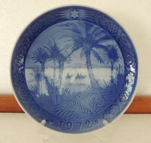 ROYAL COPENHAGEN COLLECTOR'S CHRISTMAS PLATE 1972 - "IN THE DESERT"