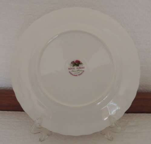 ROYAL ALBERT TRIOS - "HIGHLAND THISTLES"