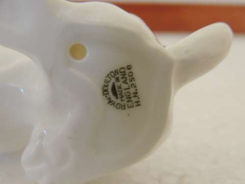 ROYAL DOULTON SEALYHAM SEATED - HN2508