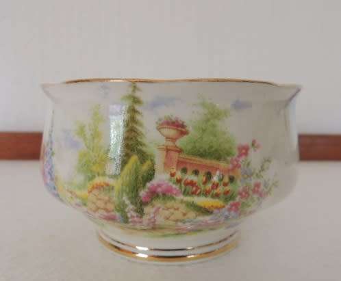 ROYAL ALBERT SUGAR BOWL - "KENTISH ROCKERY"