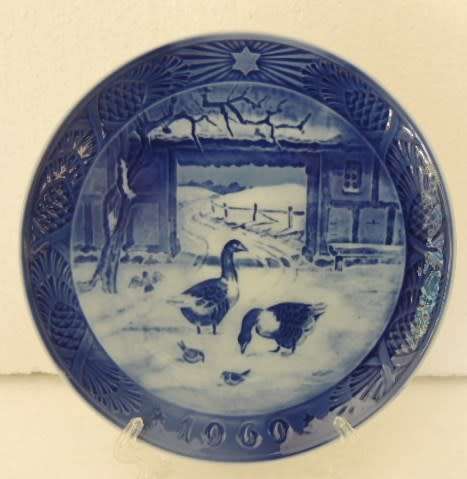 ROYAL COPENHAGEN CHRISTMAS PLATE 1969 - "IN THE OLD FARMYARD"