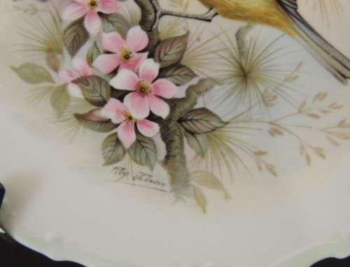 ROYAL ALBERT PLATE FROM THE WOODLAND BIRDS COLLECTION - "BLUE TITMOUSE"