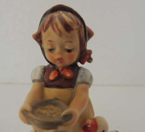 HUMMEL FIGURINE - "BE PATIENT " # 197 2/0
