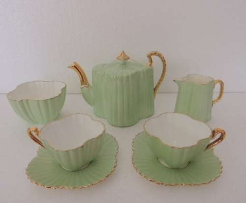 SHELLEY WILEMAN TEA FOR TWO TEA SET , 2 duos plus Shelley teaset for Christiane