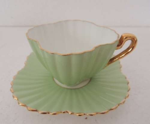 SHELLEY WILEMAN TEA FOR TWO TEA SET , 2 duos plus Shelley teaset for Christiane