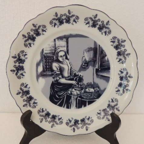 DELFT SPECIAL LIMITED COLLECTOR'S EDITION PLATE - "THE MAID SERVANT"