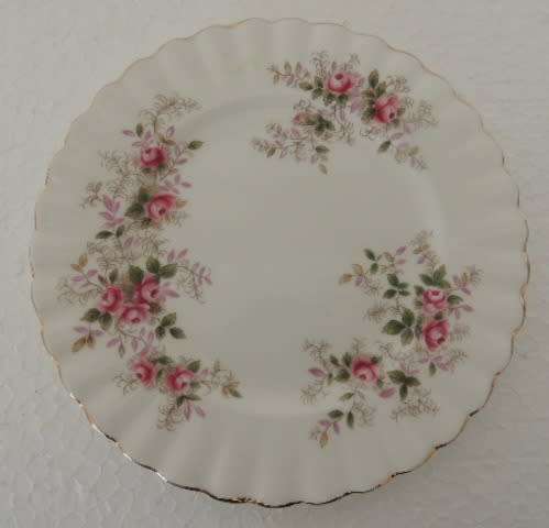 ROYAL ALBERT SIDE PLATE - "LAVENDER ROSE' , Only 1 left