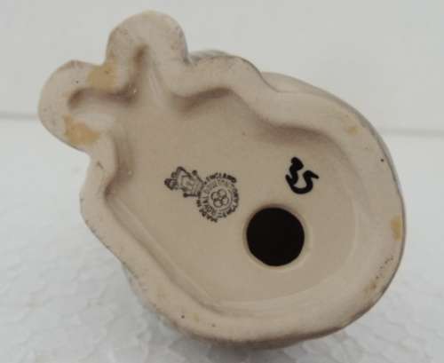 ROYAL DOULTON SEATED CAT