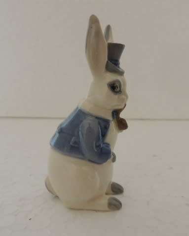 RABBIT SMOKING A PIPE - TOO CUTE