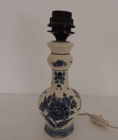 DELFT LAMP WITH SHADE - Working