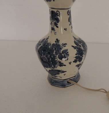 DELFT LAMP WITH SHADE - Working