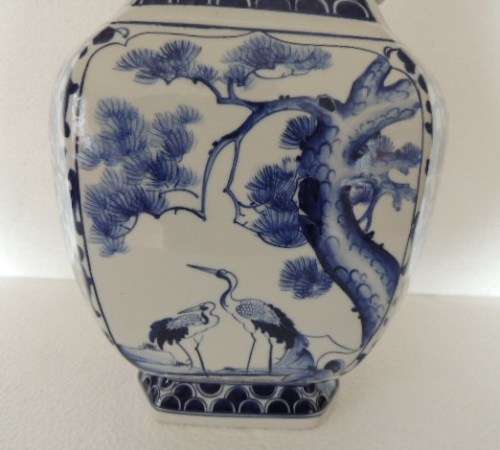 CHINESE TWIN HANDLE VASE