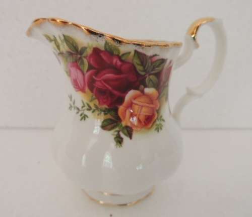 ROYAL ALBERT EARLY MORNING TEA SET - "OLD COUNTRY ROSES"