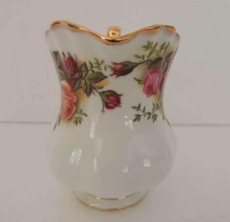 ROYAL ALBERT EARLY MORNING TEA SET - "OLD COUNTRY ROSES"