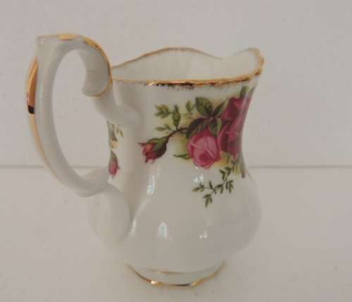 ROYAL ALBERT EARLY MORNING TEA SET - "OLD COUNTRY ROSES"