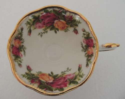 ROYAL ALBERT EARLY MORNING TEA SET - "OLD COUNTRY ROSES"