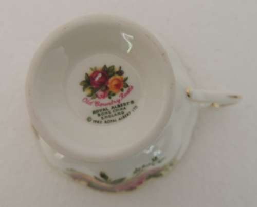ROYAL ALBERT EARLY MORNING TEA SET - "OLD COUNTRY ROSES"
